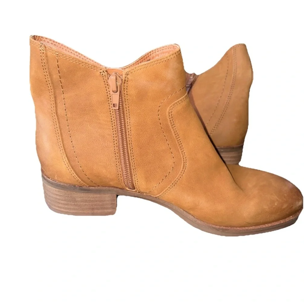 NWB Women’s Lucky Brand Pedera Boot Brown Size 8M - Picture 2 of 5
